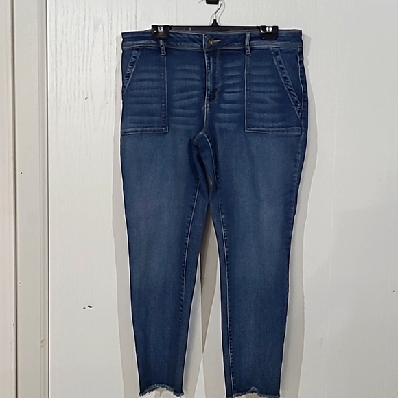 Cato Boyfriend Ankle Length Jeans Size 14. - Picture 1 of 7